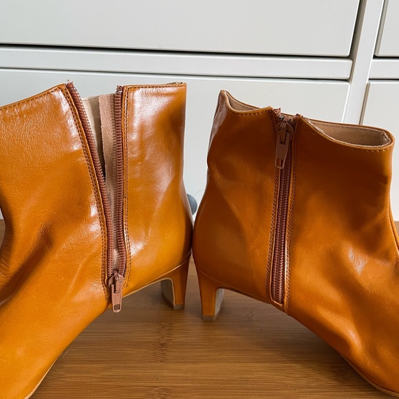 INTENTIONALLY BLANK Square Toe Thin Block Heel Bootie Size 7 - Picture 5 of 7